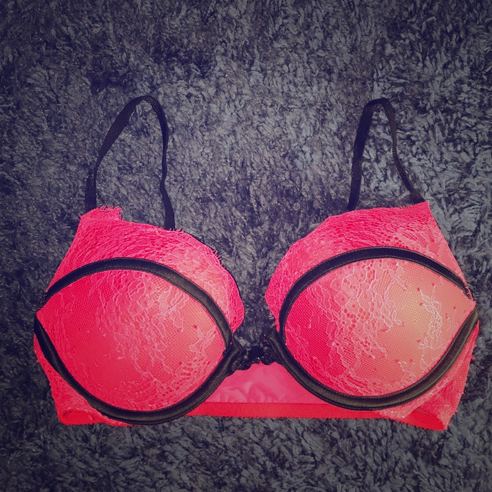 Victoria’s Secret bombshell